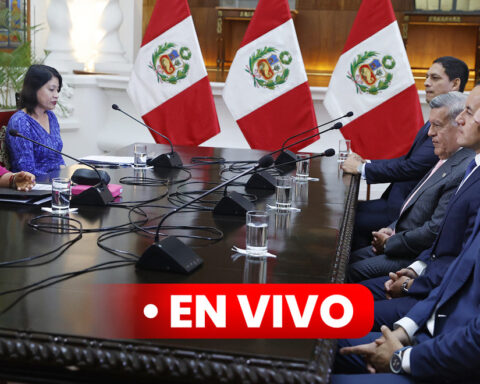 Dina Boluarte LIVE: President meets with Popular Action and Popular Renewal