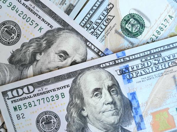 Dollar in Colombia rises and continues above 4,900 pesos