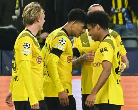 Dortmund takes the first meeting with Chelsea