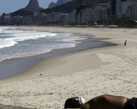 Eduardo Paes warns the population about the risk of heavy rain today