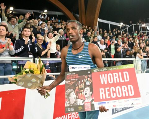 Ethiopian Girma achieves a new world record in 3,000 meters 'indoor'