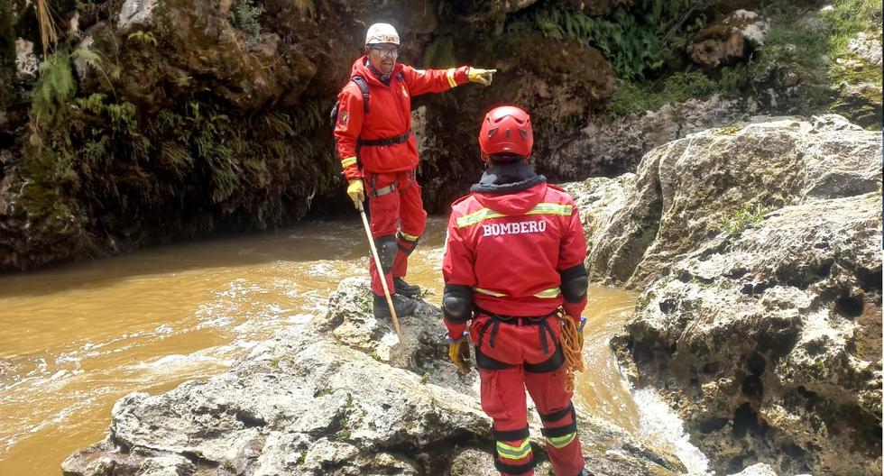 Firefighters and police continue for the third day looking for a young man who fell into the Ichu river in Huancavelica