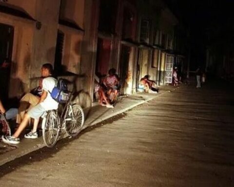 For the second day in a row, a blackout darkens half of Cuba