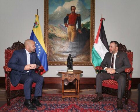 Foreign Minister Gil met with the Palestinian ambassador