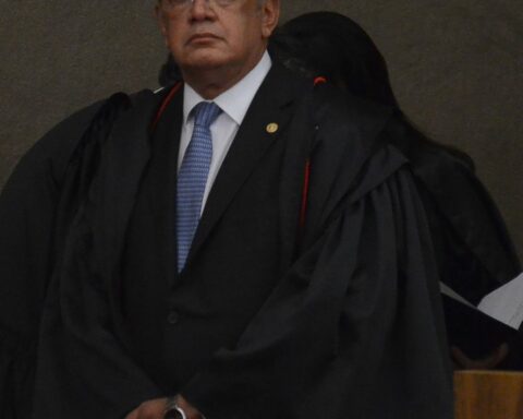 Gilmar Mendes suspends actions that question the decree on access to weapons