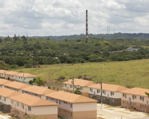 Government to resume work on 37,000 Minha Casa, Minha Vida units