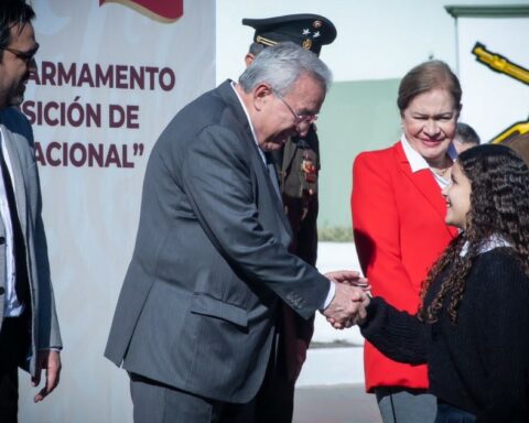 Governor of Sinaloa attends ceremony for the destruction of confiscated weapons