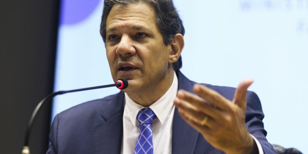 Haddad orders items seized by the Revenue to be donated to the coast of São Paulo