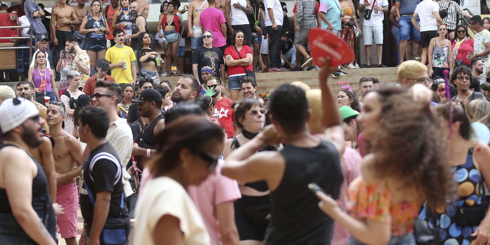 Harm reduction space welcomes intoxicated people at the carnival in Brasilia