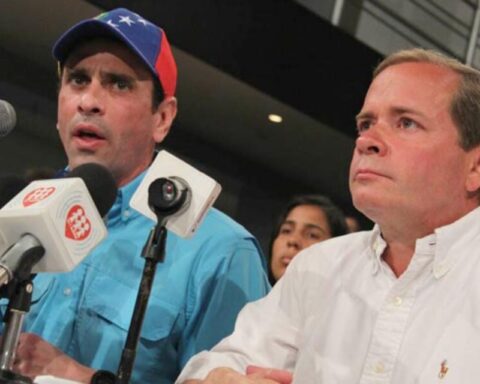 Henrique Capriles and Juan Pablo Guanipa compete in the internal process of Primero Justicia