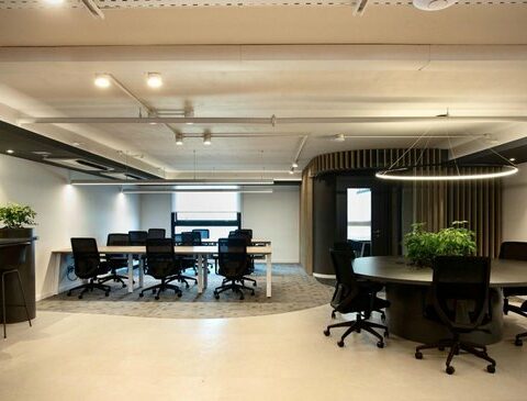 How are the new offices that set trends in Uruguay