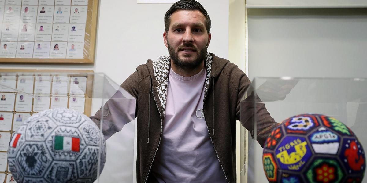 Huge gesture by Gignac: "It was love at first sight"