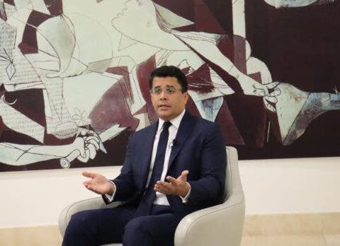 «Yo no robo, no cojo comisión, ni nombro familiares en el Estado», dice David Collado