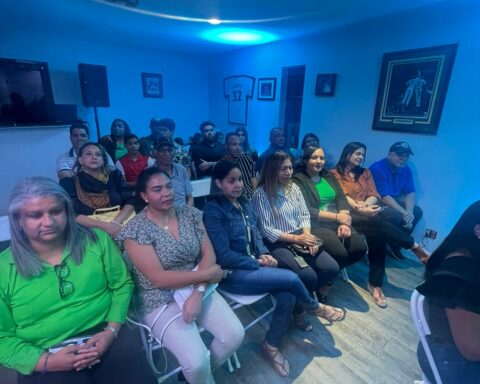 En Florida Fuerza del Pueblo juramenta exdirigentes otras organizaciones