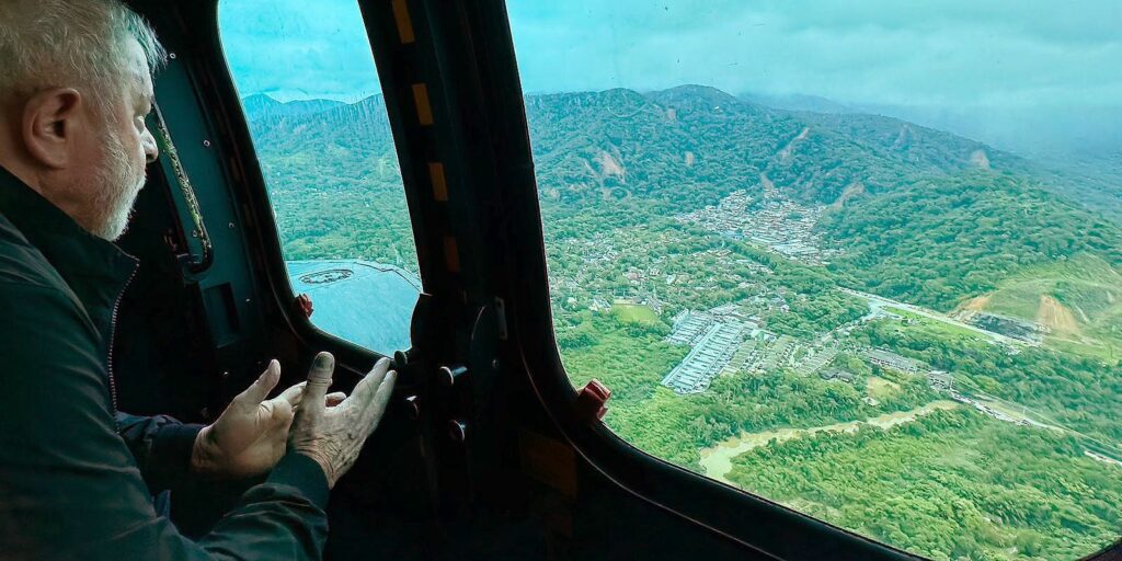 In São Sebastião, Lula promises to rebuild houses in safe areas