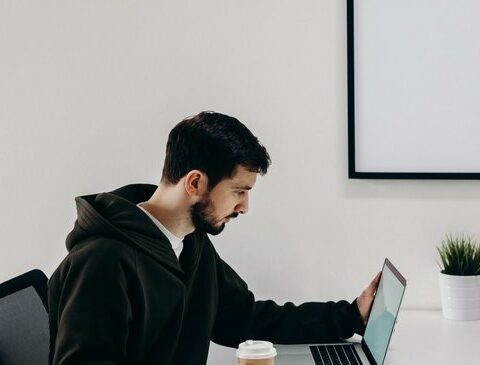 "In Uruguay, unemployment has a young face": keys to getting a first job