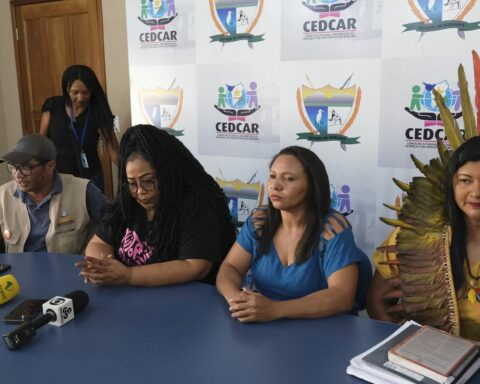 Indigenous people have to pay 'toll' to reach municipality in Roraima