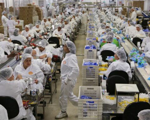 Industrial sector prices fall 1.29% in December