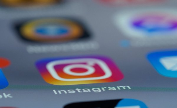 Instagram founders launch Artifact to rival Twitter and tackle misinformation