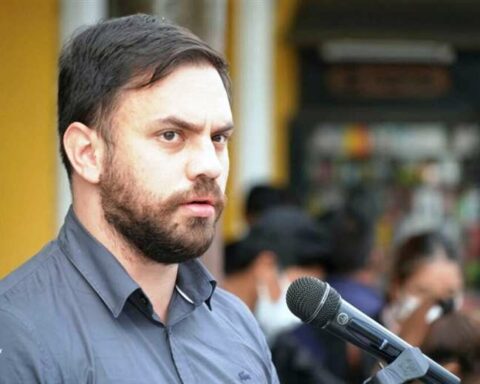 Interpellation to Del Castillo for siege and police repression of Santa Cruz was rescheduled for October