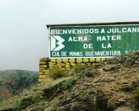 Julcani de Buenaventura mine suspended operations due to blockages