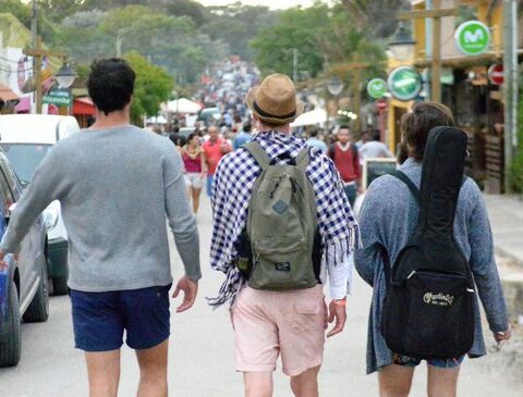 La Pedrera, from Dionysian abundance to "children's carnival": this is how it prepares for the party this Monday