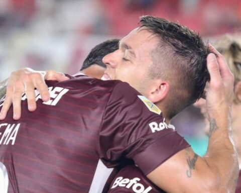 Lanús defeats Estudiantes and becomes leader