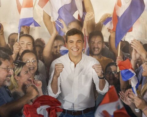 "Let's change Paraguay" encourages Peña