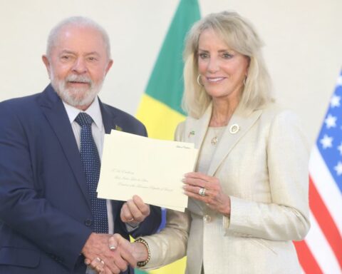 Lula receives credentials from nine new ambassadors in Brazil