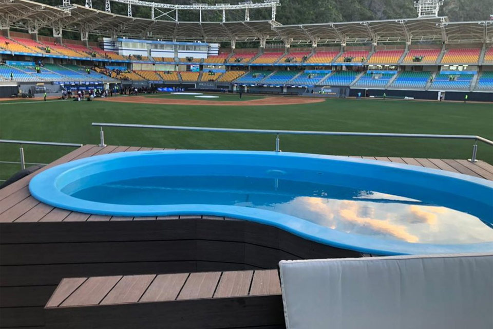 Macuto Stadium opens with jacuzzis for the "VIP" fans in the Caribbean Series