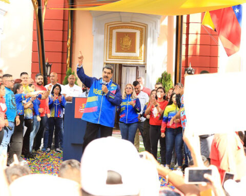 Maduro urges the strengthening of the PSUV's grassroots political organization in high schools and universities