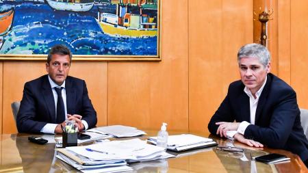 Massa and the president of YPF analyzed the investment plan and projects of the oil company