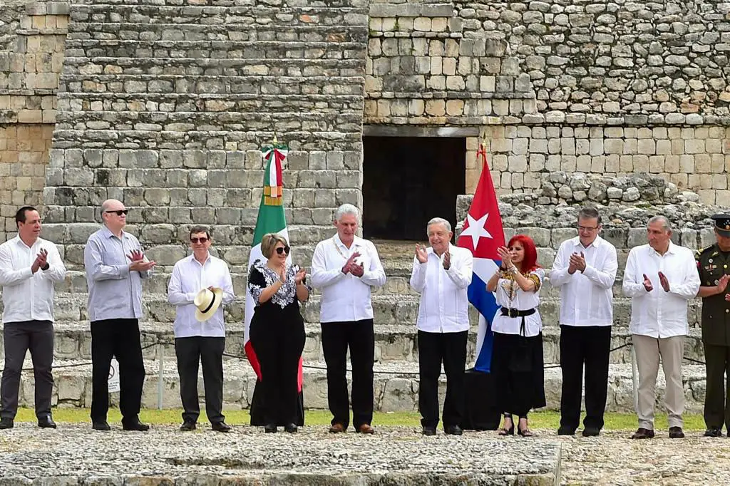 Miguel Díaz-Canel y Lis Cuesta llegan a México