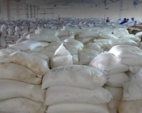 Almacén con sal en Cuba