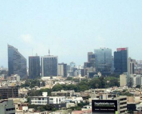 Moody's changed Peru's rating outlook to negative from stable