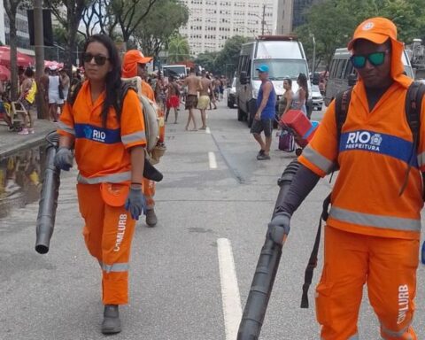 More than 66 tons of garbage were collected from the Sambódromo in Rio
