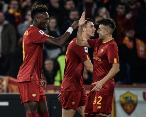 Mourinho's Roma reach the podium in Serie A