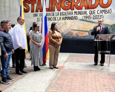 Mural unveiled to commemorate the Battle of Stalingrad