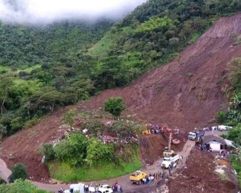 New landslide in the Pan-American highway aggravates the lack of communication