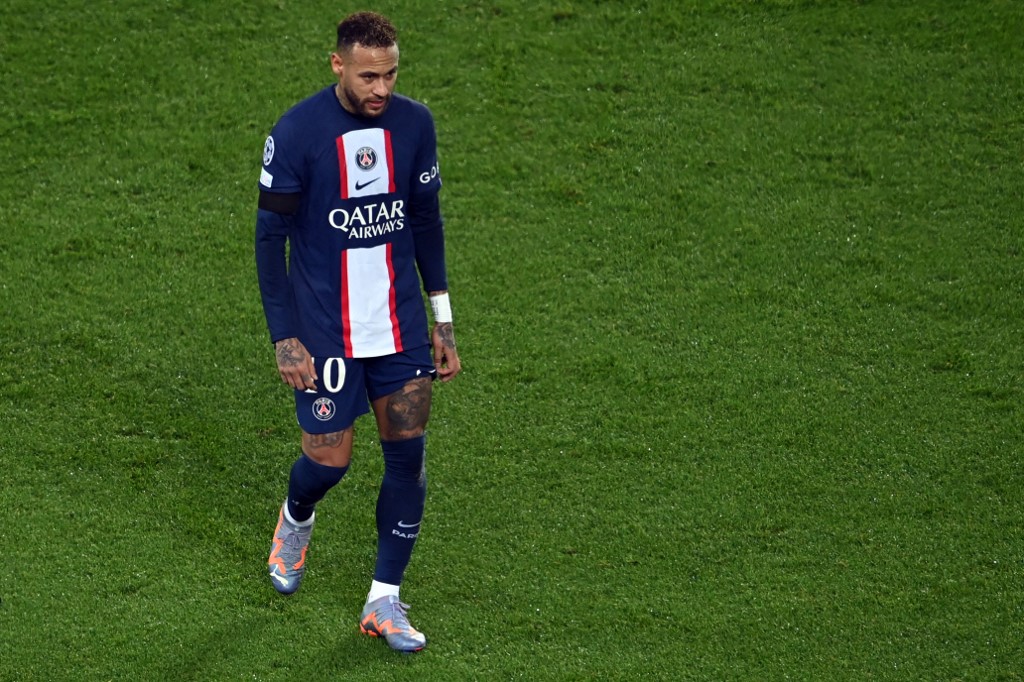 Neymar's "ligamentous" injury causes concern at PSG