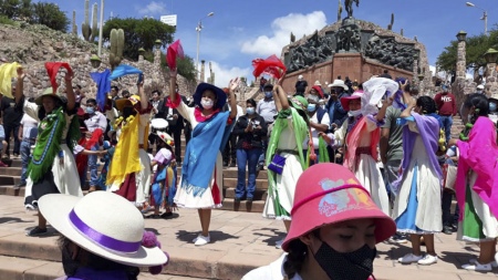 On Carnavalito Day, ten versions of "The Humahuaqueño"