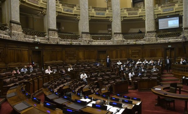 Parliament blocked: ruling party and opposition fail to agree on negotiations for charges