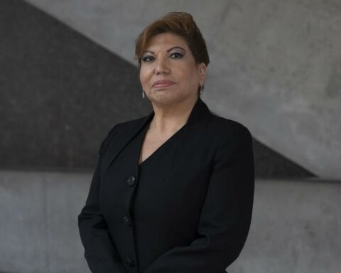 Patricia Benavides promotes prosecutor in charge of her sister's case