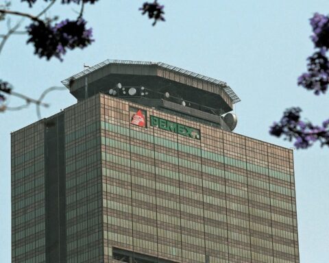 Pemex faces $8 billion in maturities this year: Fitch