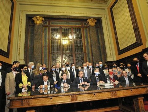 Pension reform: Cabildo again absent from official meeting and opens a new front for the coalition