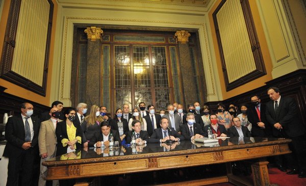 Pension reform: Cabildo again absent from official meeting and opens a new front for the coalition