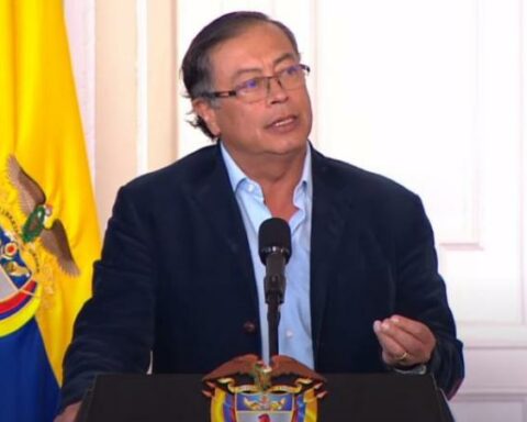 Petro denies that his position on the Metro is blackmail