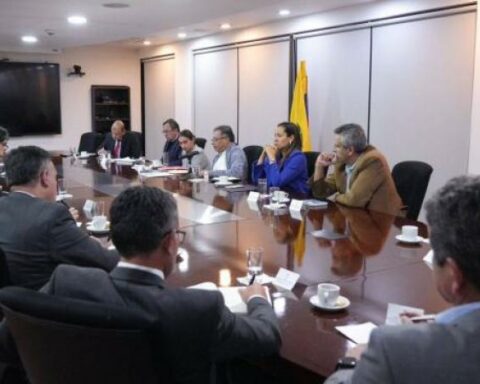 Petro responds to the objections of his ministers about health reform