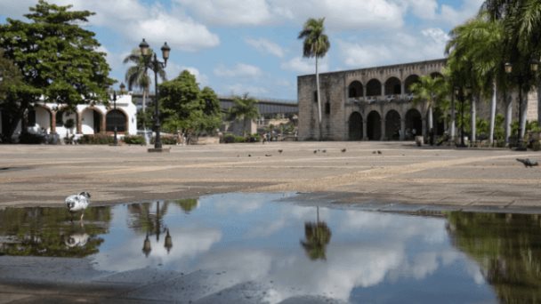 Plaza de España shows deterioration and requires intervention