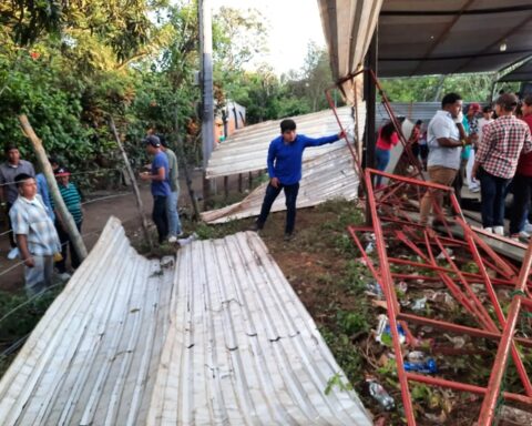 Police close bullfighting barrier that collapsed and left 27 injured in Masaya